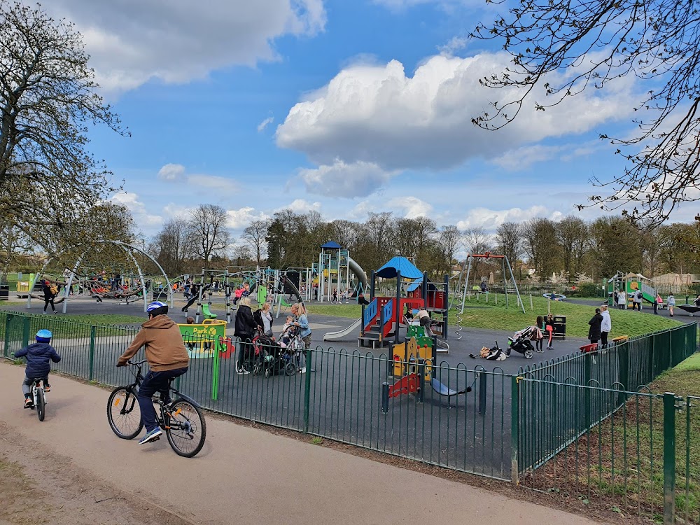 Cassiobury Park