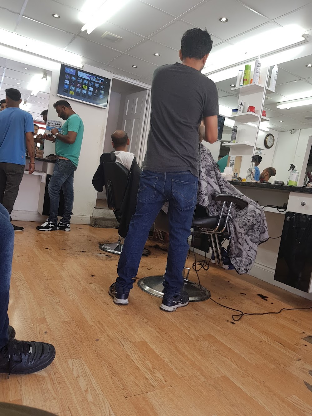 Farooq Hairdressers