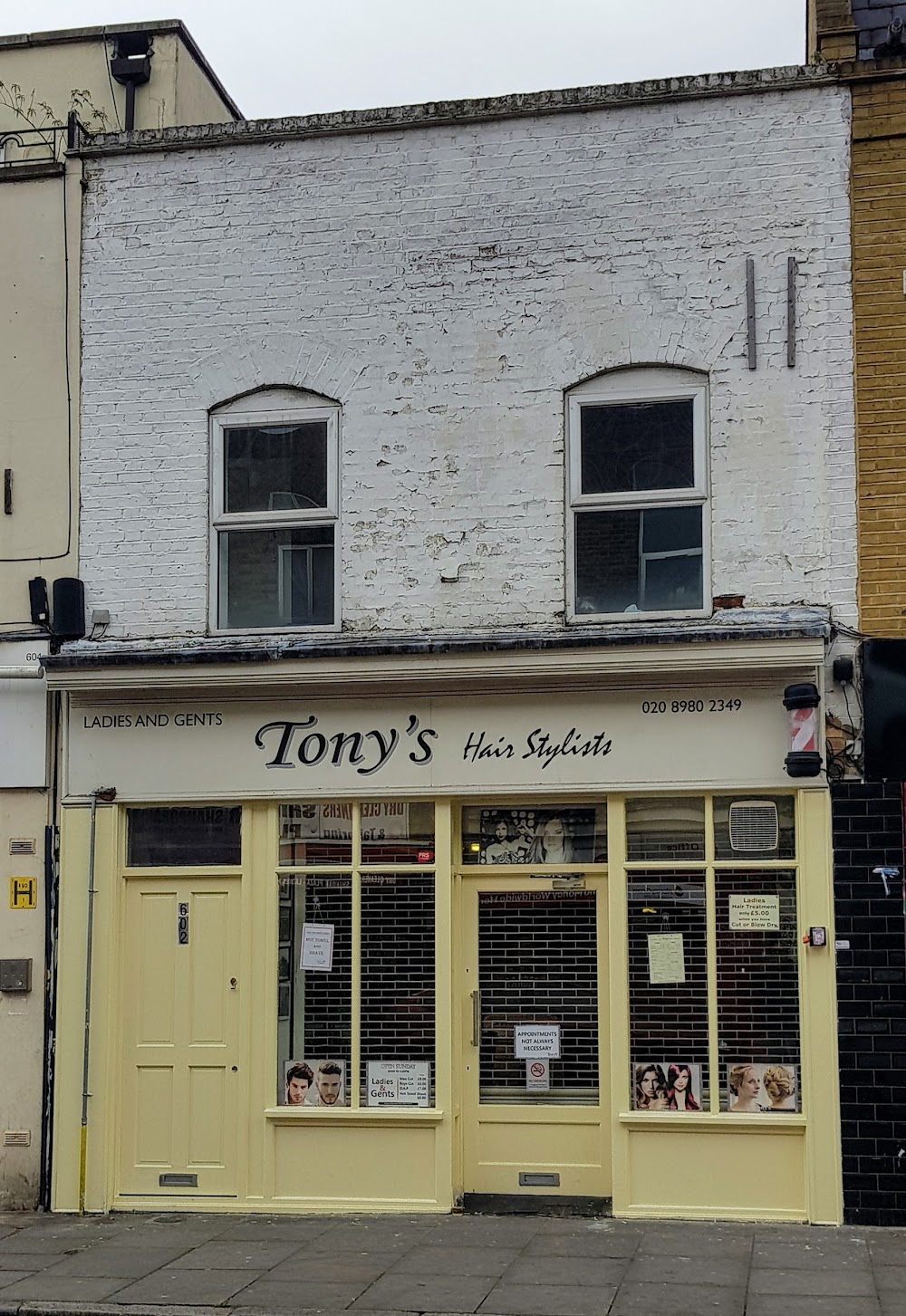 TONY’S – Hair Stylists