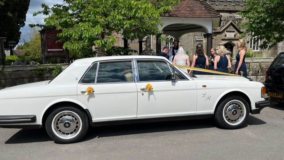 LadyR Wedding & Chauffeur Hire Ltd