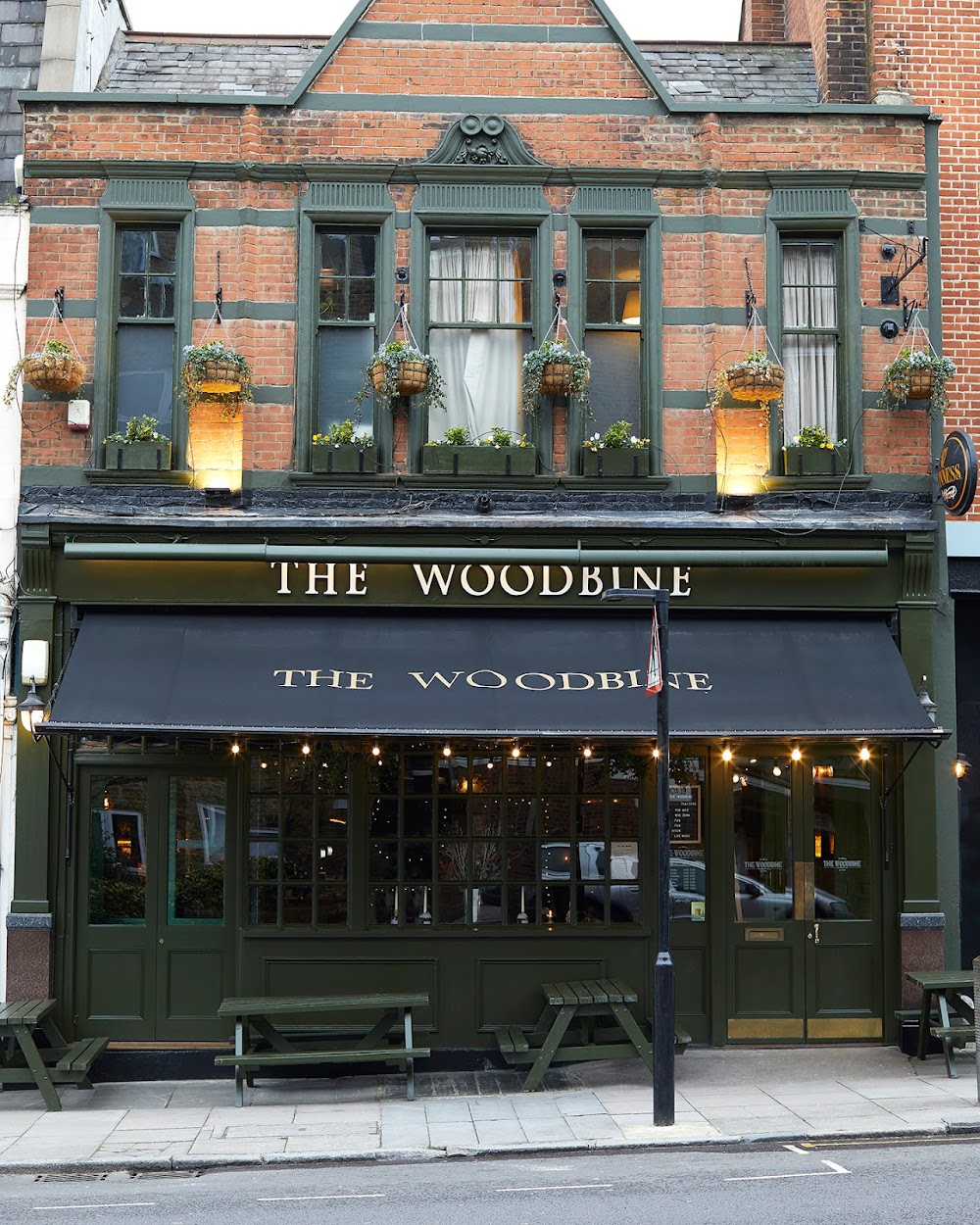 The Woodbine – Irish Pub